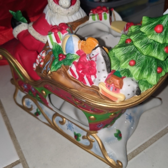 Party Lite Santa - Picture 5 of 5